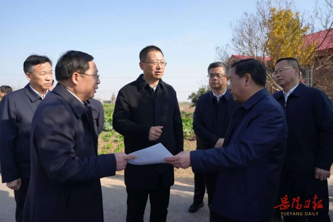 谢卫江调研华容县经济社会发展情况