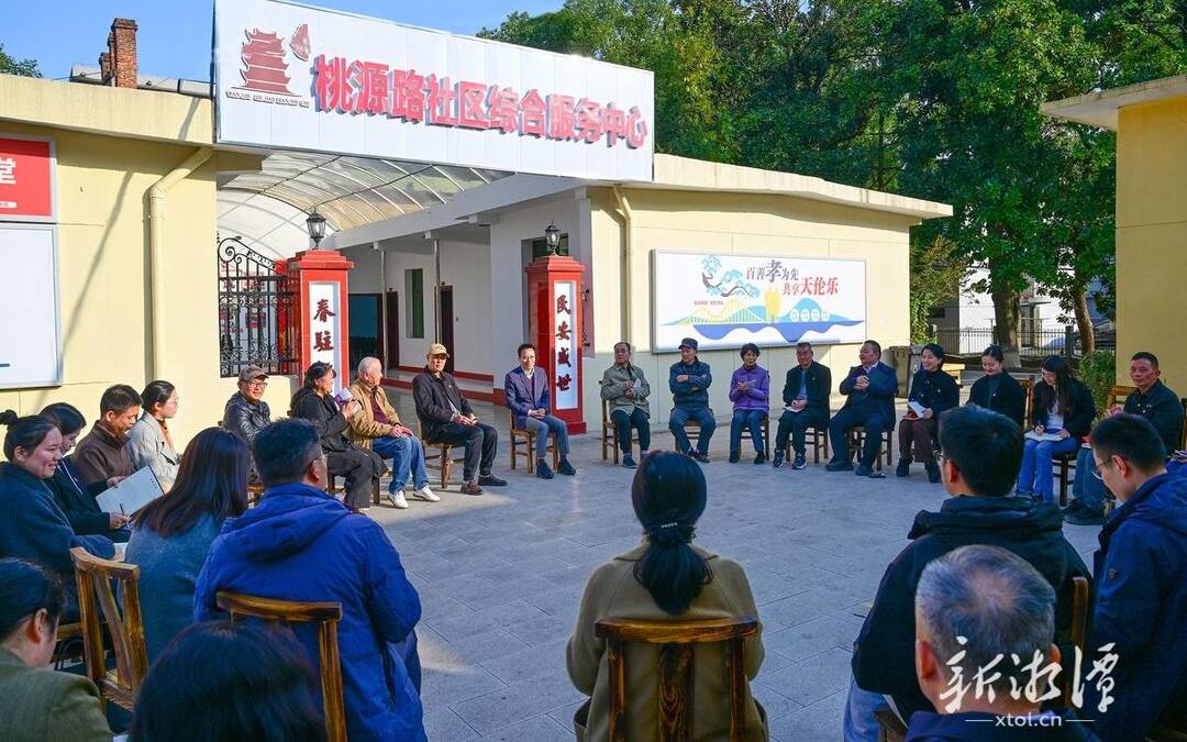 胡贺波到社区宣讲党的二十届四中全会精神并调研基层治理等工作