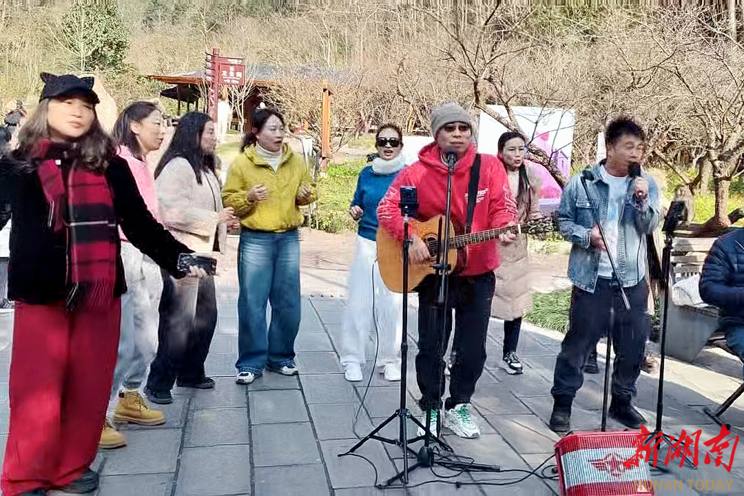 张家界十里画廊新媒体达人采风活动趣味启幕