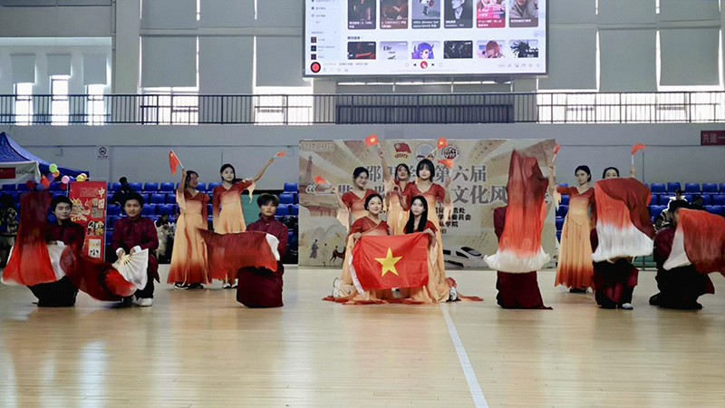 多元文化同台展演 邵阳学院举办“一带一路”国家文化风情展