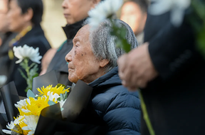 “我今年已经96岁，不能等了！”