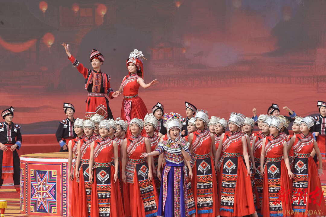 图集|载歌载舞欢庆县庆