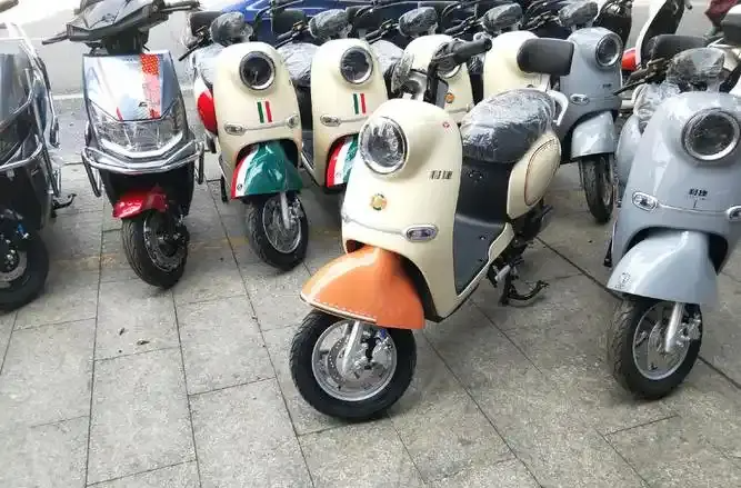 一些旧国标电动车变身“零公里二手车” 警惕“小改装”暗藏大隐患