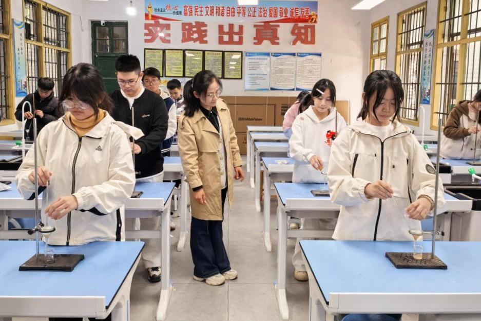 祁阳市：硬件“焕新”赋能成长   校园迎来育人新图景