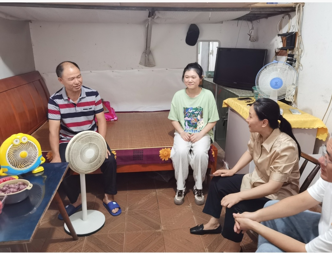 奋斗书写青春 励志破茧成蝶——湖南女子学院商学院“五心育人”照亮寒门学子前行路