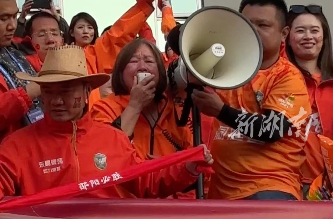 “我们明年再战！”20秒带你回顾宝古佬球迷的真情热血