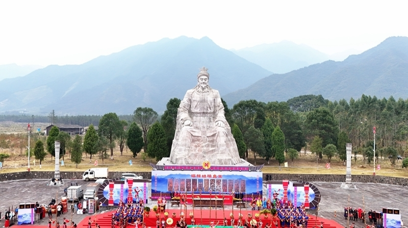 瑶族同胞欢庆盘王节