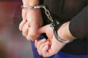 派出所两名辅警盗用副所长数字证书售卖公民信息，牟利11.7万元获刑