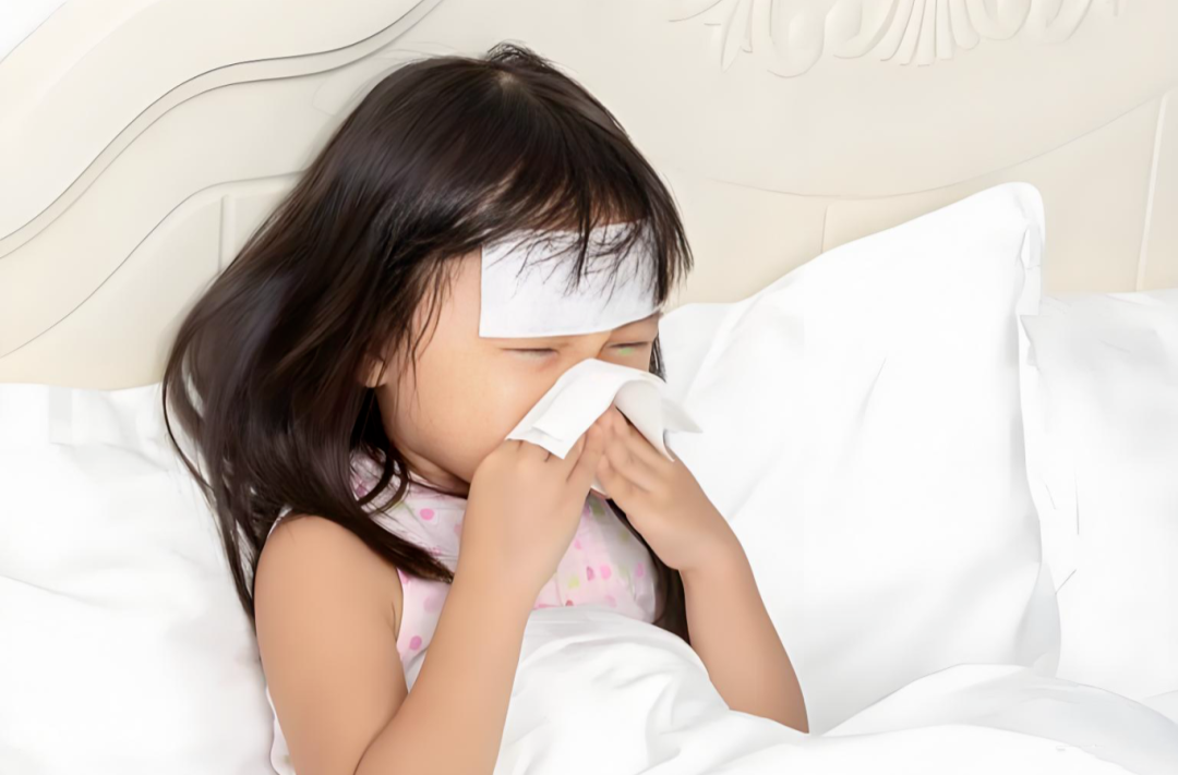 风险升至最高级别！千万别当普通感冒，孩子若有这5大信号，需立即就医！