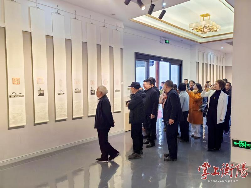 雨母山艺术家部落举办“他山与归”书画印联展