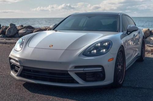 俄罗斯境内，数百辆保时捷突然锁死！