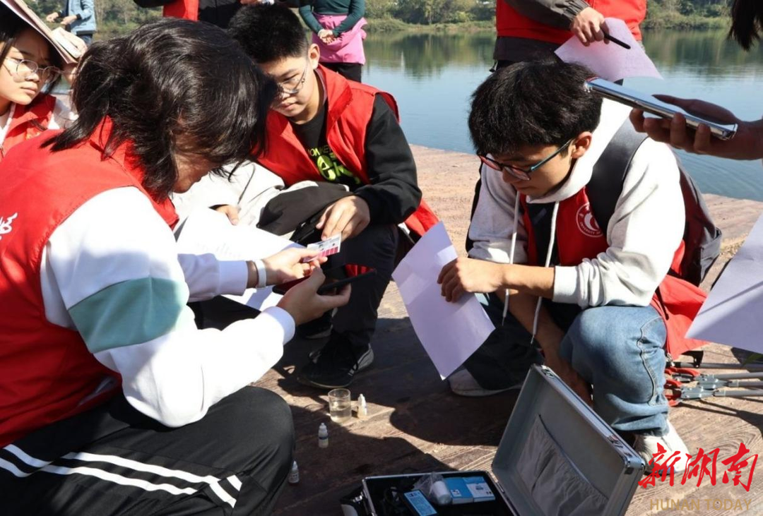以青春之名，护湘江之清 南华大学志愿者开展环保公益实践活动