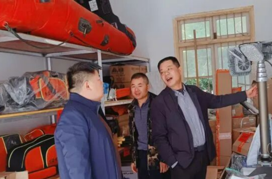 寒潮还没到，他们在忙什么？