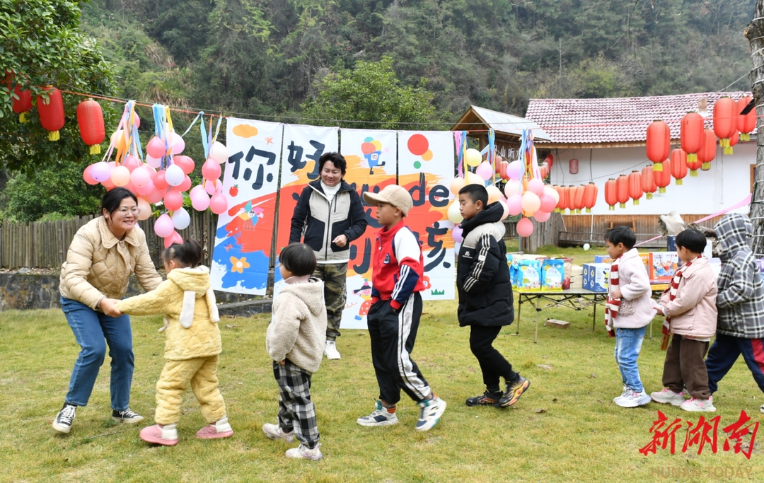 千里赴约，只为一场温暖的陪伴！厦门爱心人士温暖中方县困境儿童