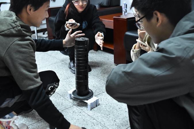 你敢想？100g的“纸桥”可以承重135500g？