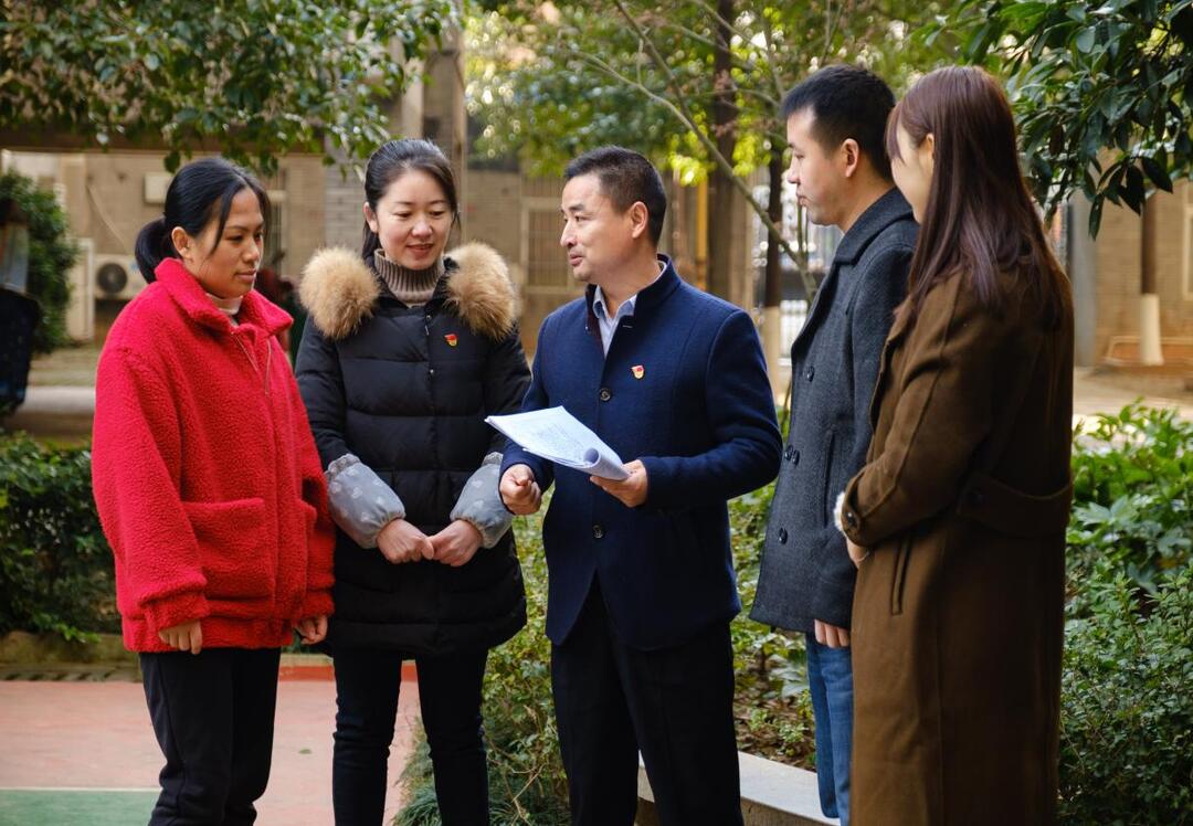 “蜂巢”筑暖巢，共治润邻里