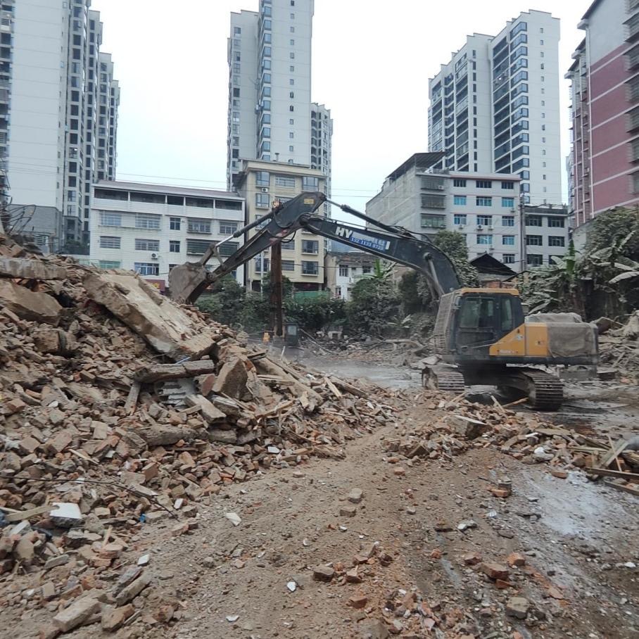 绥宁县原公路局办公家属楼完成拆除，原址将建停车综合体