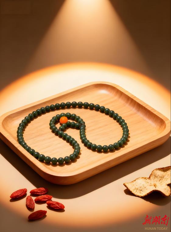 当中药串戴上“智慧芯”！泰元岐黄将携湖湘中医药创新成果亮相2025湖南旅博会