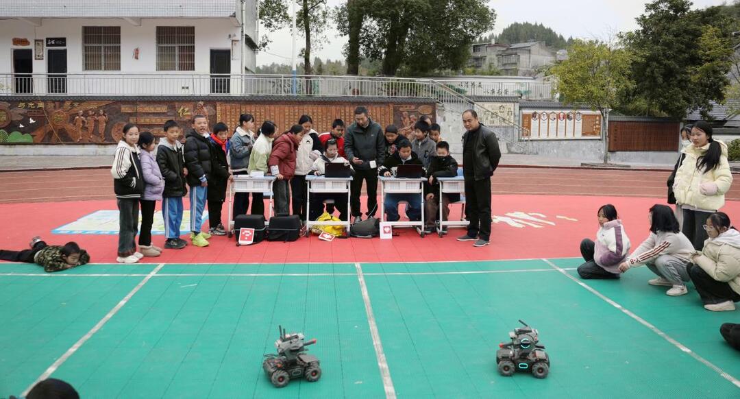 沅陵县流动少年宫科普公益行活动走进乡村学校