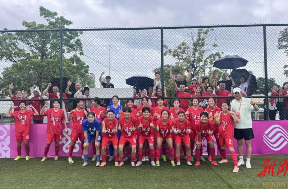 从三尺讲台到绿茵赛场，省体校教师陈款以体育人、多元绽放