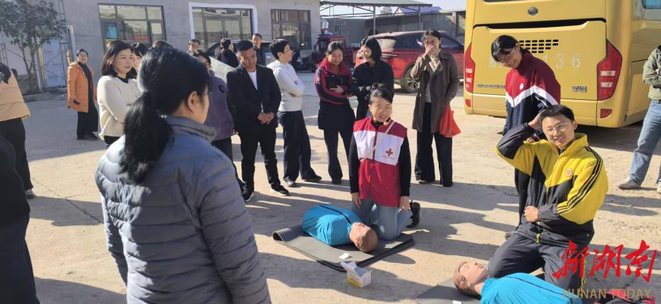 党建乡建手拉手 消费帮扶心连心 湖南警察学院赴双峰县利民村开展乡村振兴主题党日活动