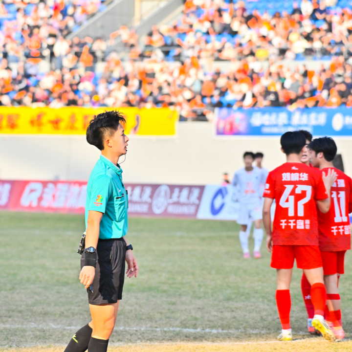 2025“湘超”联赛女裁判首次执裁男足，她是国家级裁判