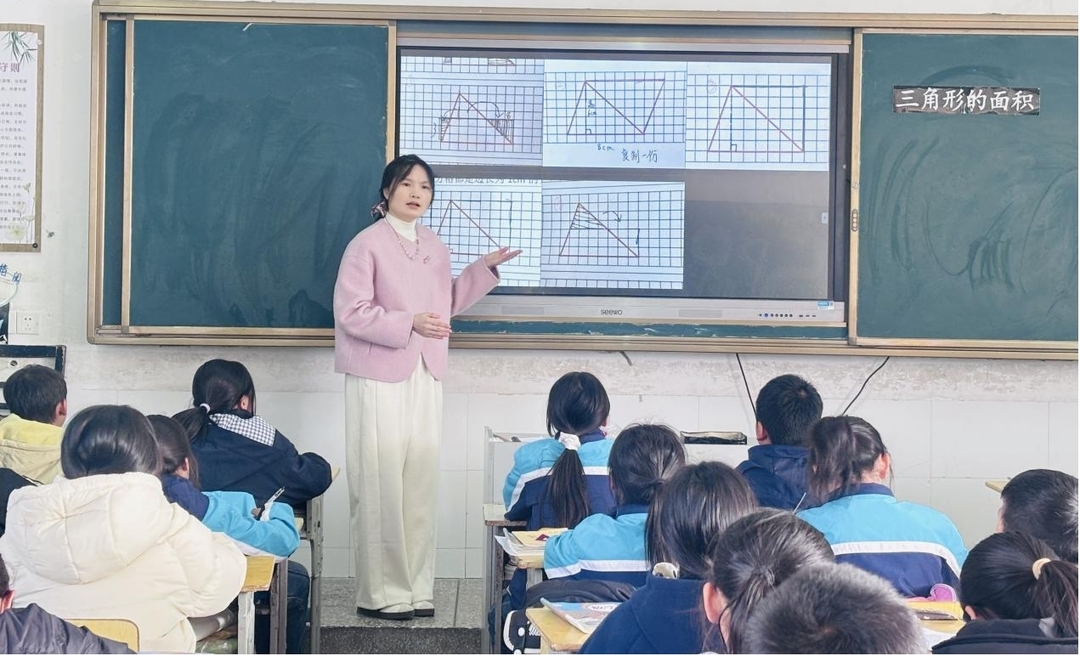 平江县城北学校开展送教下乡结对帮扶活动