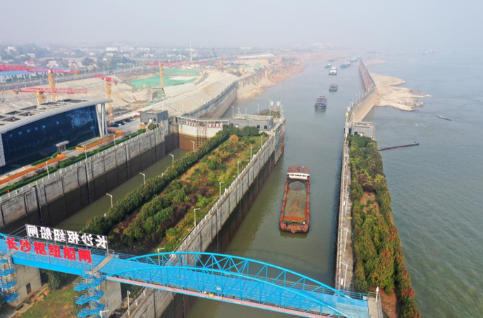 战枯水 保畅通 守航道 护民生