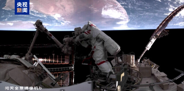 圆满完成！神二十一乘组第一次出舱画面来了