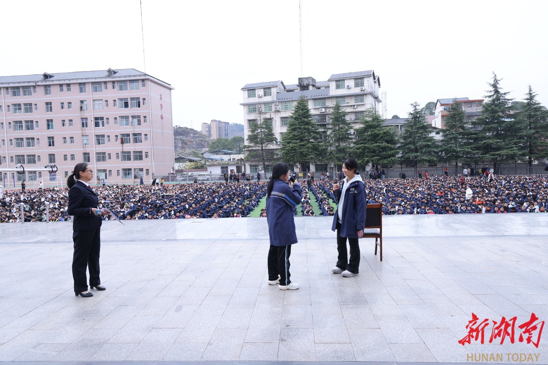 情景剧里学法律 这堂法治课很鲜活