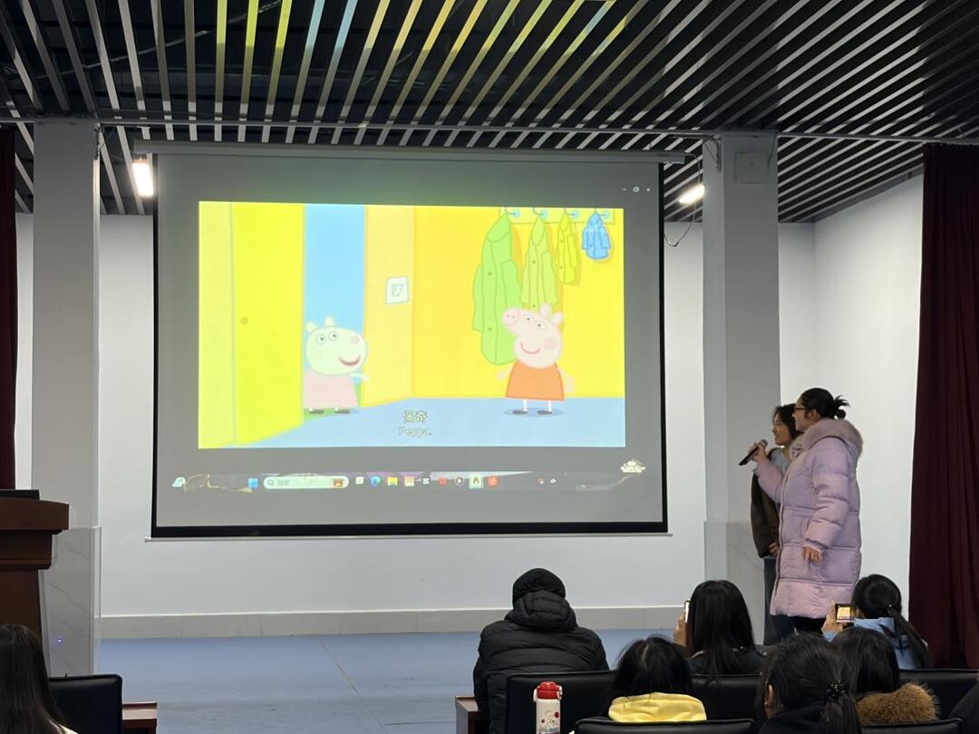 “语”众不同，“秀”出锋芒——长沙民政职院外语学院英才协会“英语达人秀”活动燃动校园