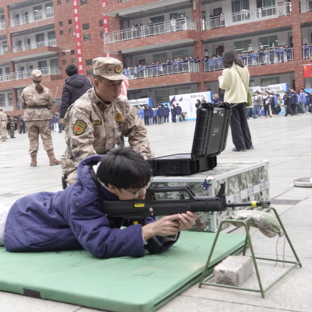 青春向党，强国有我！湘西州这场国防教育活动燃动校园