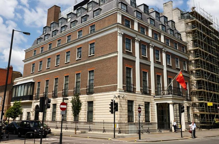 “英国与美国狼狈为奸”，中方提出严正交涉