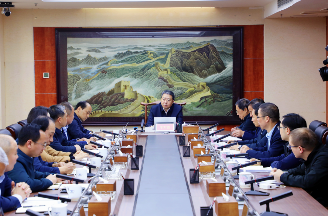 毛万春在省机场管理集团宣讲调研