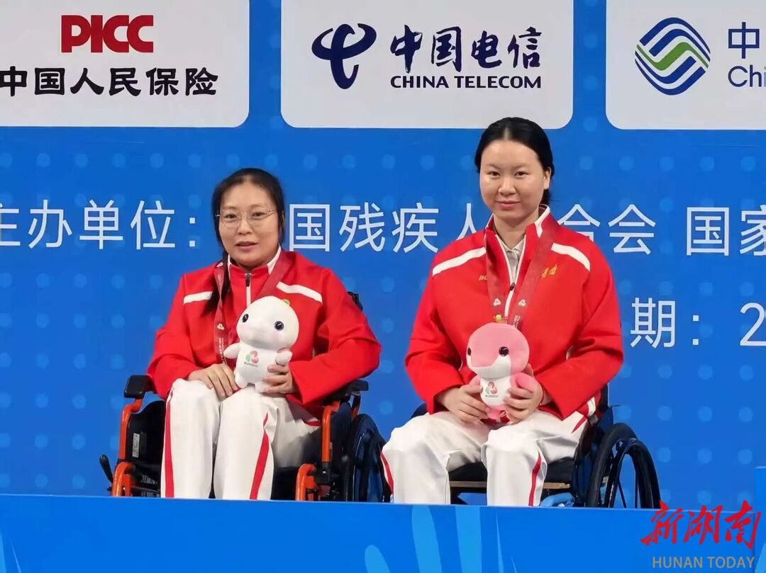 武冈姑娘残特奥会斩获1银1铜！