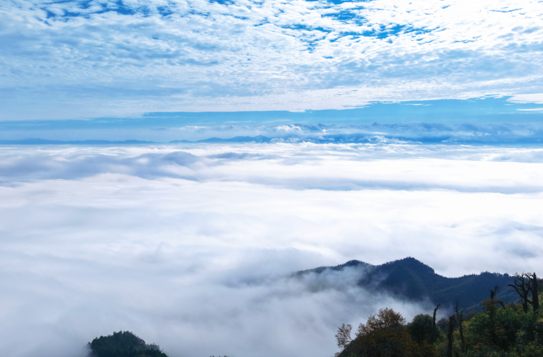 新宁：冬日万寺寨别样风情，高山美景令人流连忘返