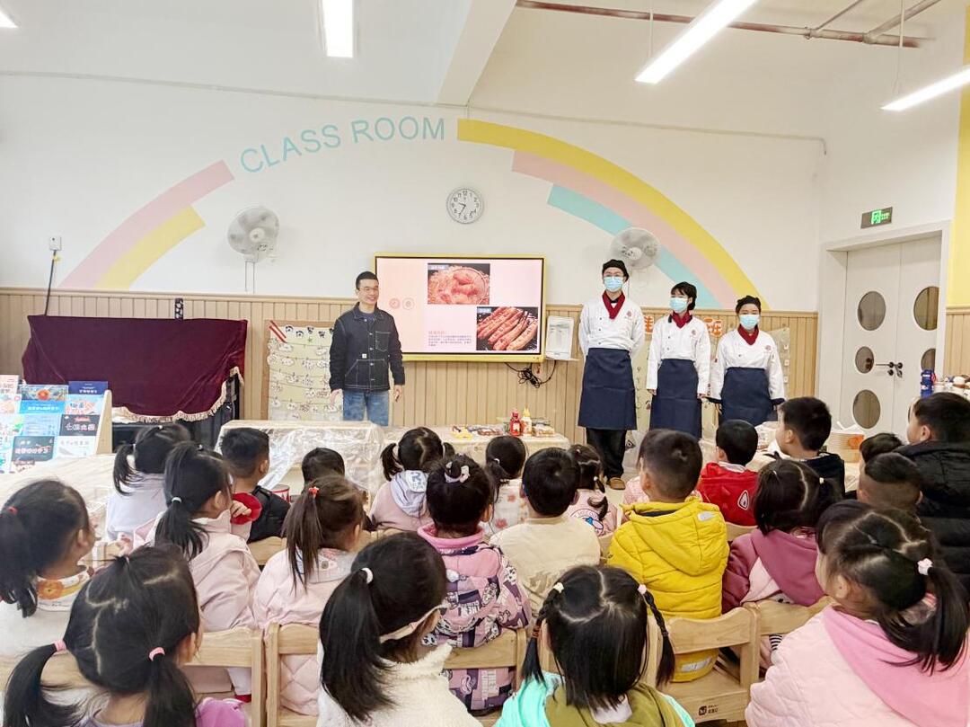 “减盐减油”从娃娃抓起！商贸学子把“健康厨房”搬进幼儿园
