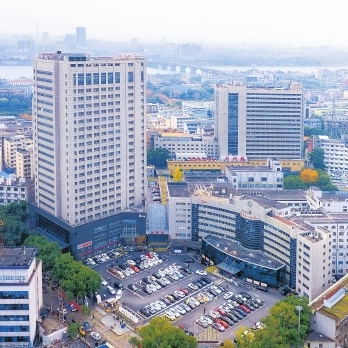 湘涌新潮丨从“三角难题”到“三医共舞”——湘潭探路，巧解“医改方程”