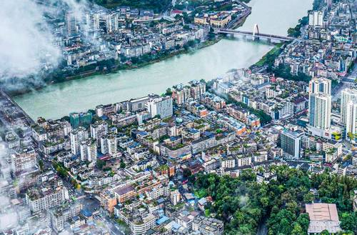 四川雅安多位市民称听到多次巨响，应急部门回应