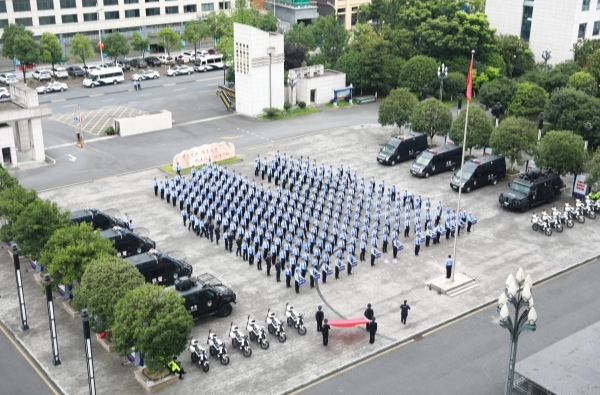 热血丹心护万家 警力筑牢平安墙@湖南日报特刊
