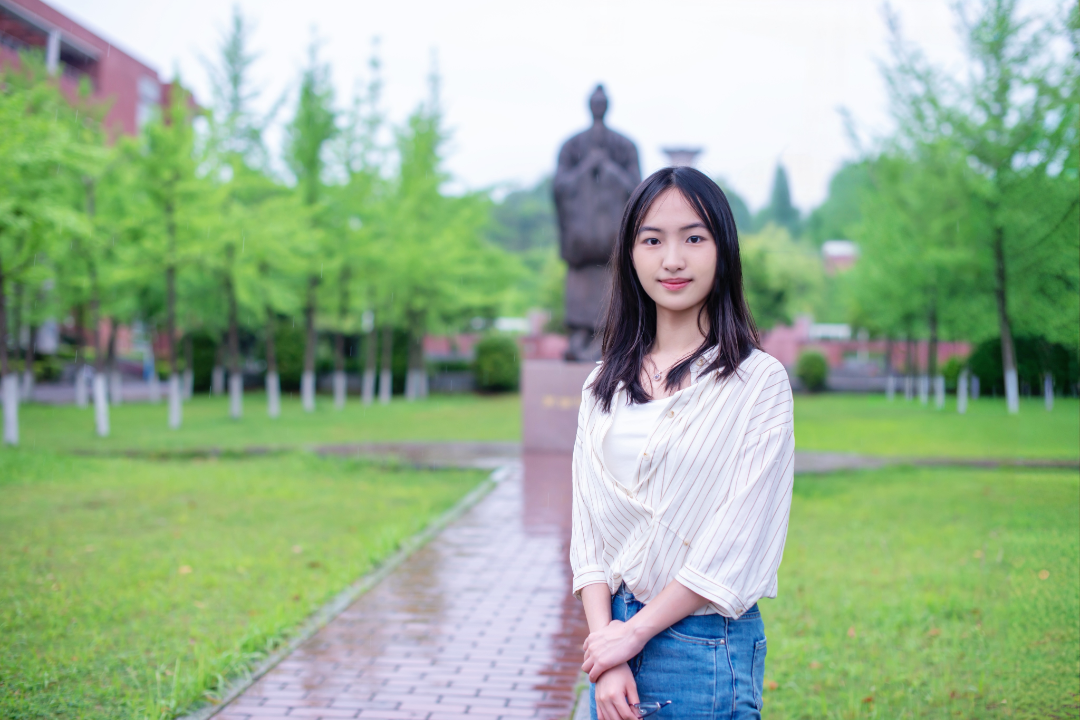 长理优秀学子丨年度十佳、保研中南……来看她的“电路式青春”！