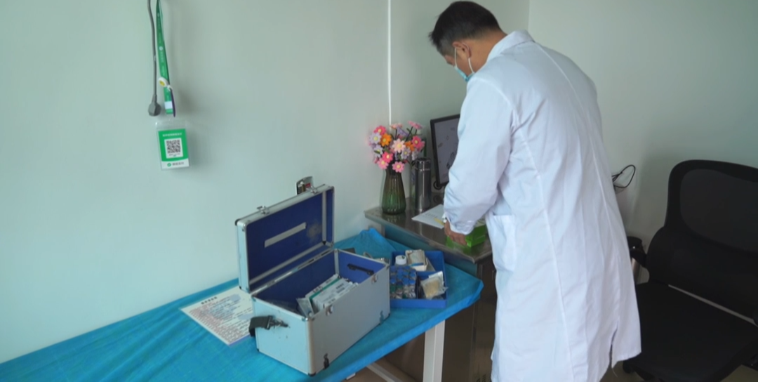 临武县加强医疗卫生体系能力建设，实现小病不出村、大病不出县