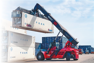 中老铁路4岁了，它的24小时是这样的