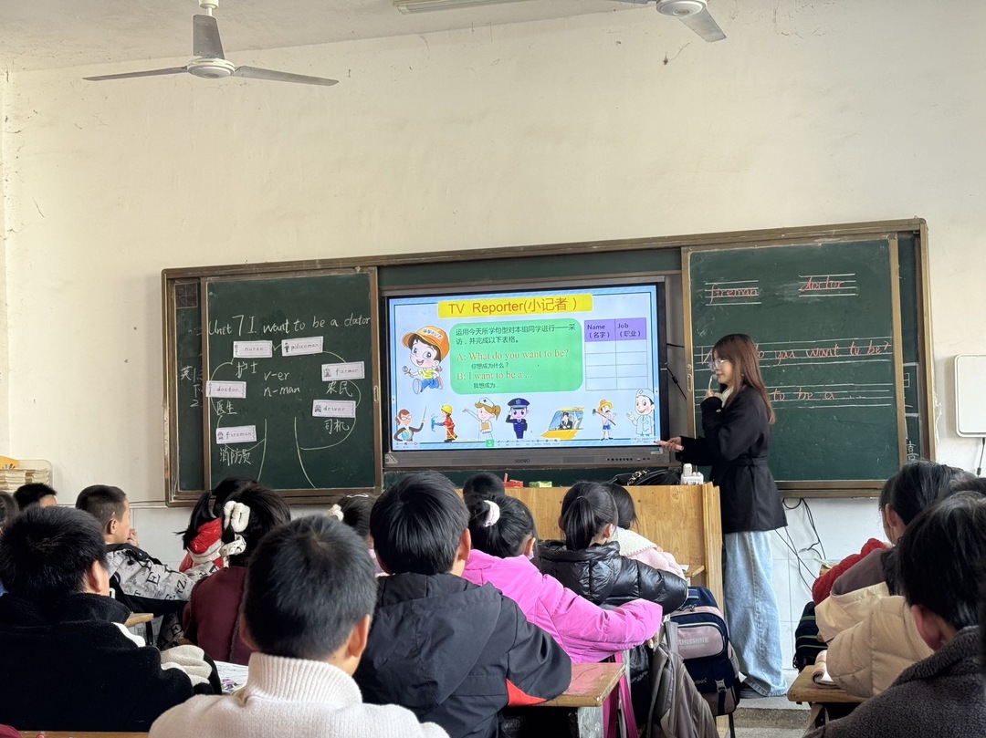 新邵县潭溪镇：新教师见面课展风采