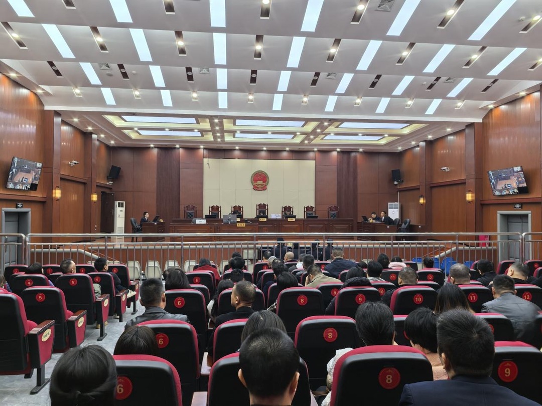 法槌敲响警示钟  旁听筑牢廉洁墙