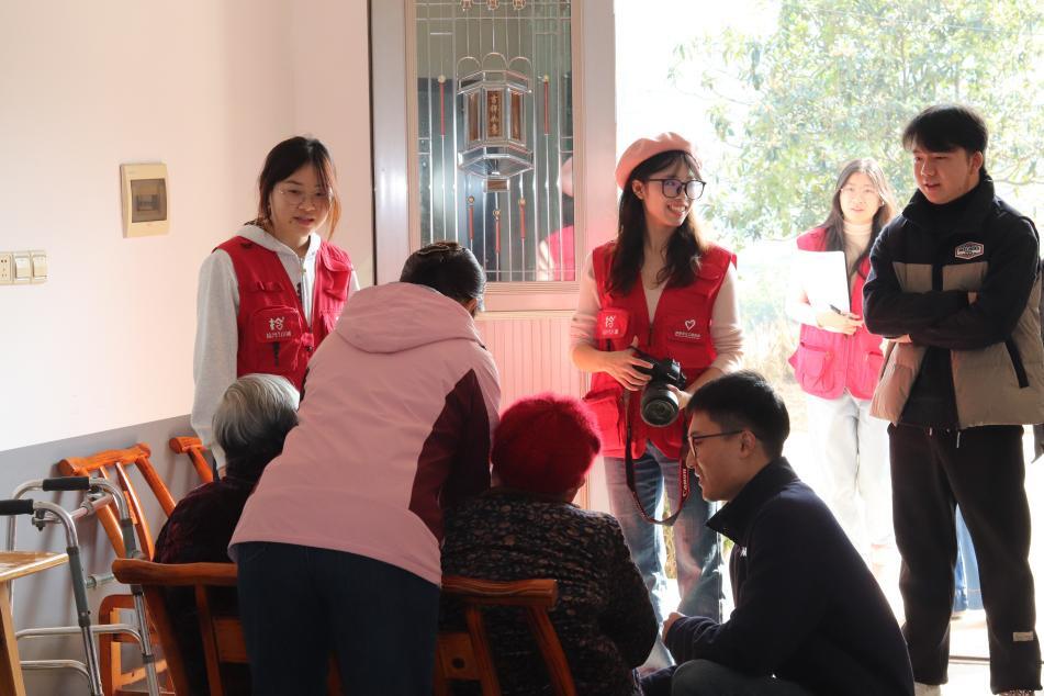 “拾光小铺”进杨林，镜头里的幸福与振兴