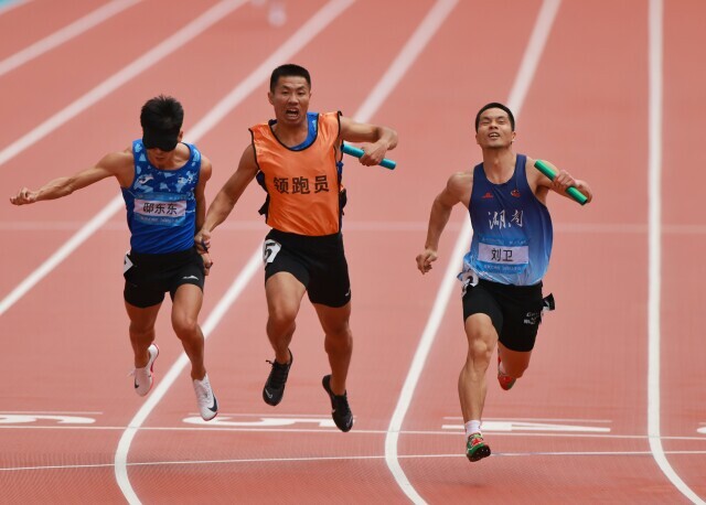 名将面对面 | 刘卫：看不清跑道，也能跑出“高清”人生