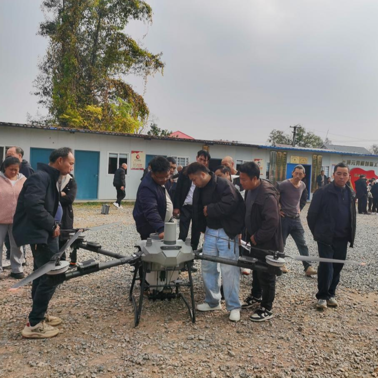 靖州开展无人机实操培训，为50名农机手集中充电