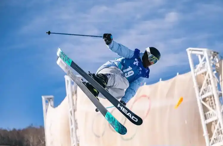 世界杯云顶站谷爱凌三连冠