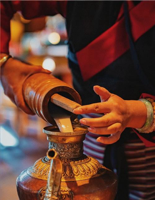 散文 | 风里酥油茶香